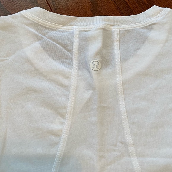 Lululemon Muscle Love Crop Tank Top Graphic - Picture 8 of 8